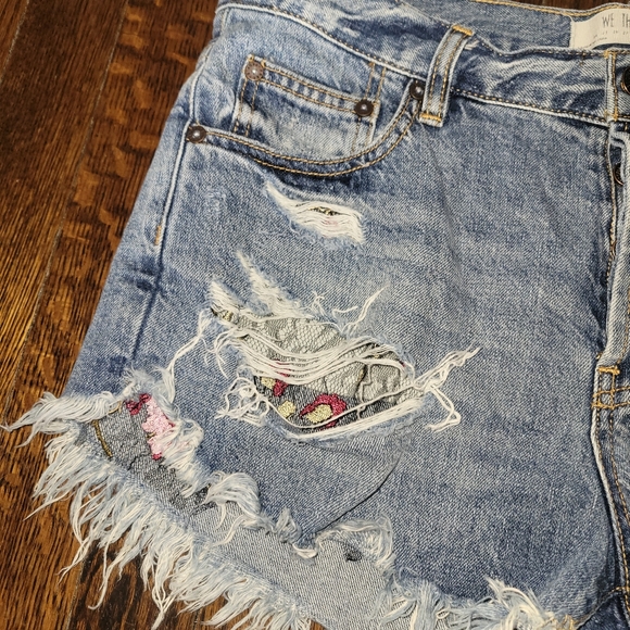We The Free High Rise Distressed Button Fly Denim Shorts, Size 28 - Picture 2 of 5